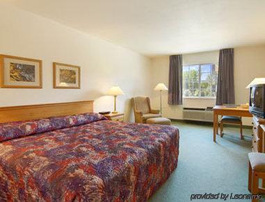 Super 8 By Wyndham Sheldon Hotel Kamer foto